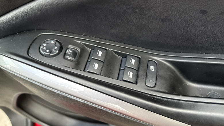 Vauxhall Grandland 1.2 Turbo Ultimate 5dr Petrol Hatchback